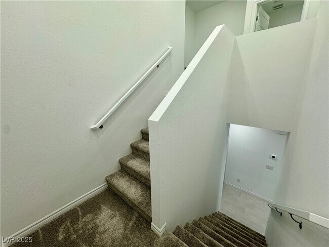 Building Photo - 337 Laurel Peak Dr