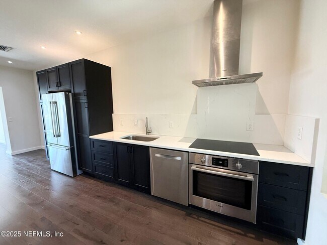 Building Photo - 1733 Memorial Park Terrace