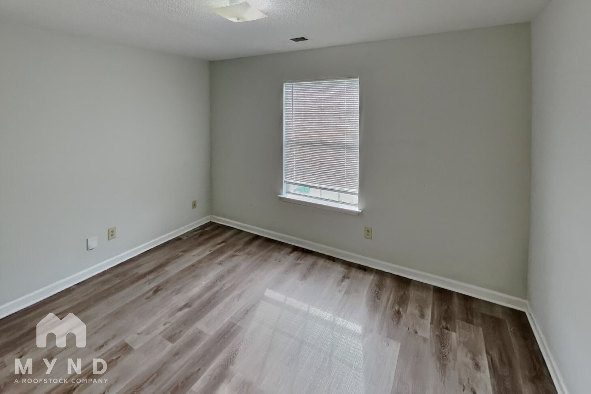 Building Photo - 275 Oakland Hills Dr