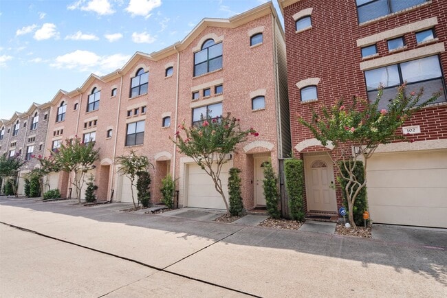 Building Photo - 8715 Meadowcroft Dr