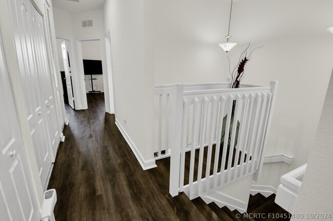 Building Photo - 8455 Lakeview Trail
