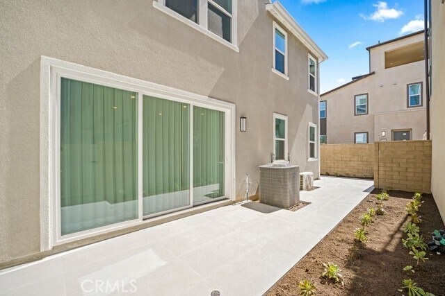 Building Photo - 430 Lobata