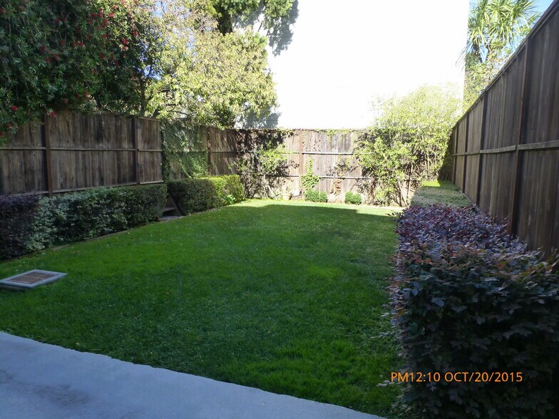 Building Photo - 1596 Dolores St