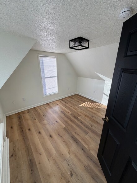 Building Photo - 2451 Chelsea Ave