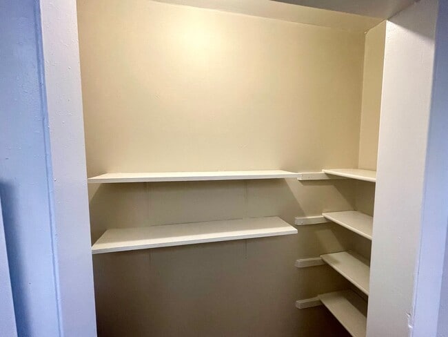 Building Photo - 1BD/1BA Apartment off Curry Ford in Henley...
