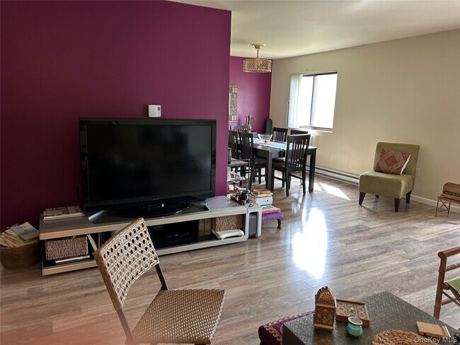 Building Photo - 40 Scarborough Ln