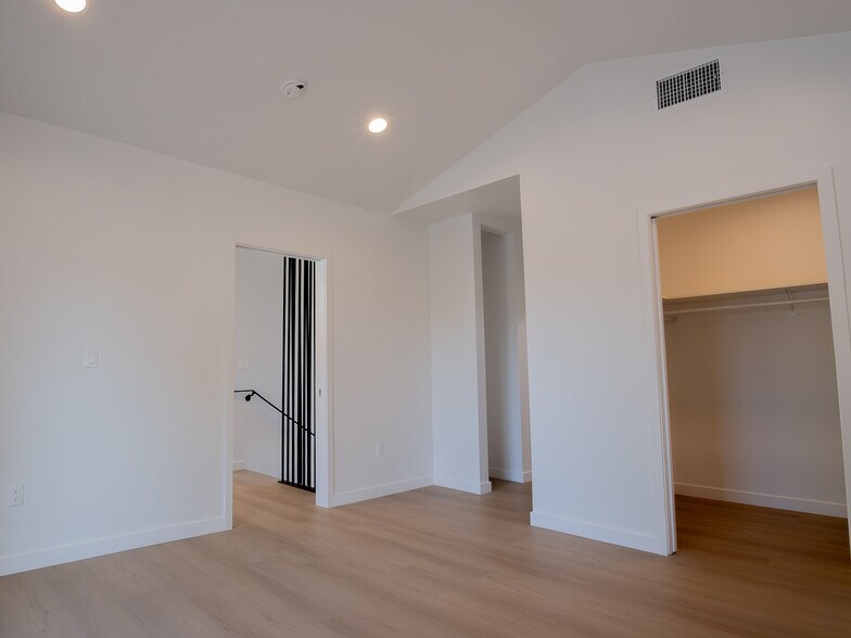Building Photo - 2344 Gatewood St