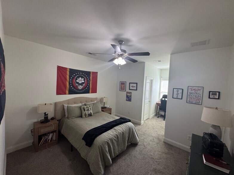 Building Photo - 224 Massee Cir