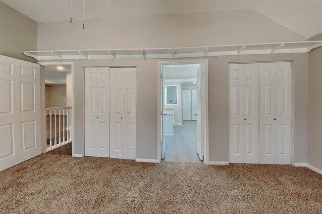 Building Photo - 1021 Glenview Dr