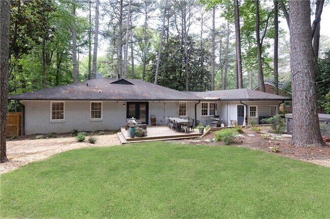 Building Photo - 1443 Fama Dr NE