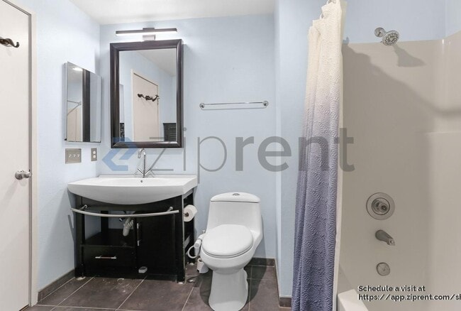 Building Photo - 402 4th Ave.