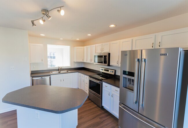 White Cabinets - 2039 Mardic Dr