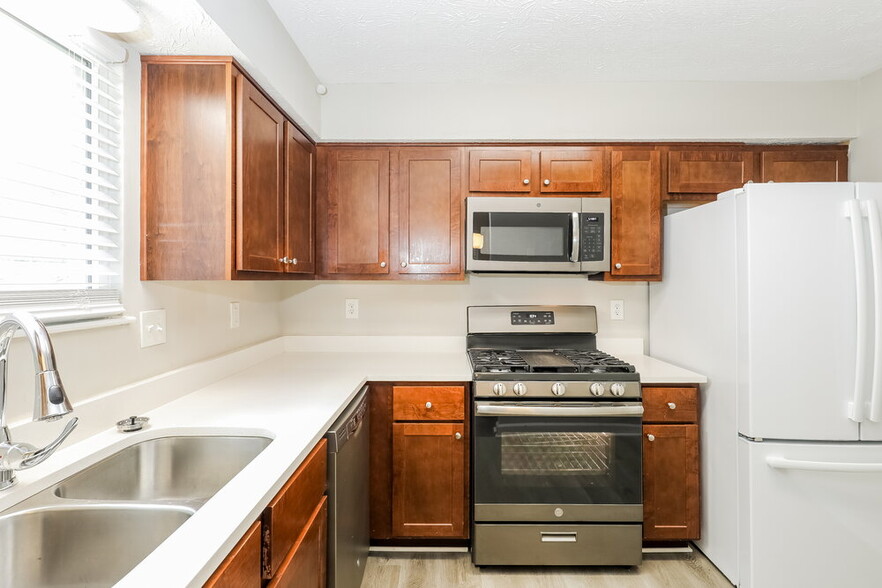 Building Photo - 10319 Briarbay Loop