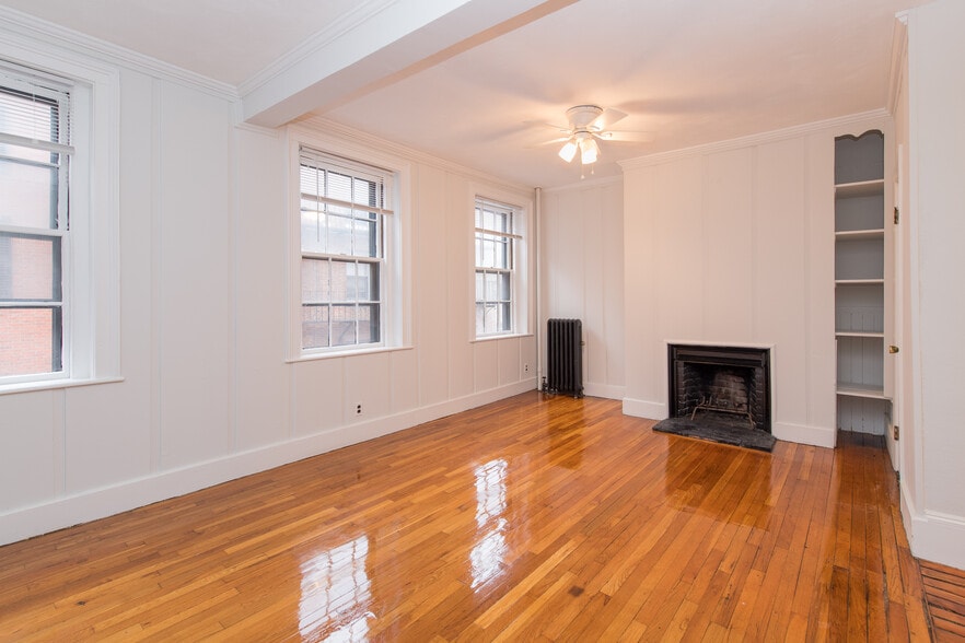 Building Photo - 83 Myrtle St