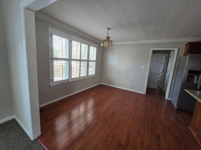 Building Photo - 2710 Runnymeade Dr