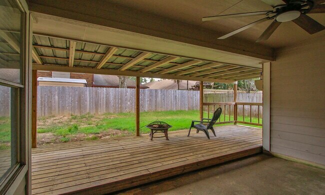 Building Photo - 9130 Kirkleigh Ln