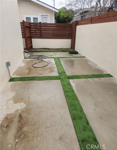 Building Photo - 914 Delaware St