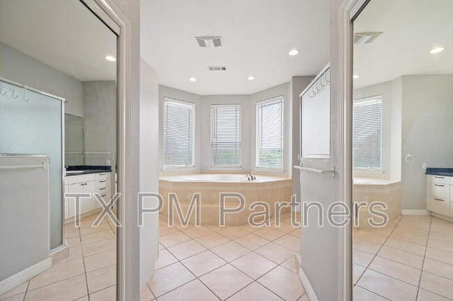 Building Photo - 13819 Lakeview Meadow Dr