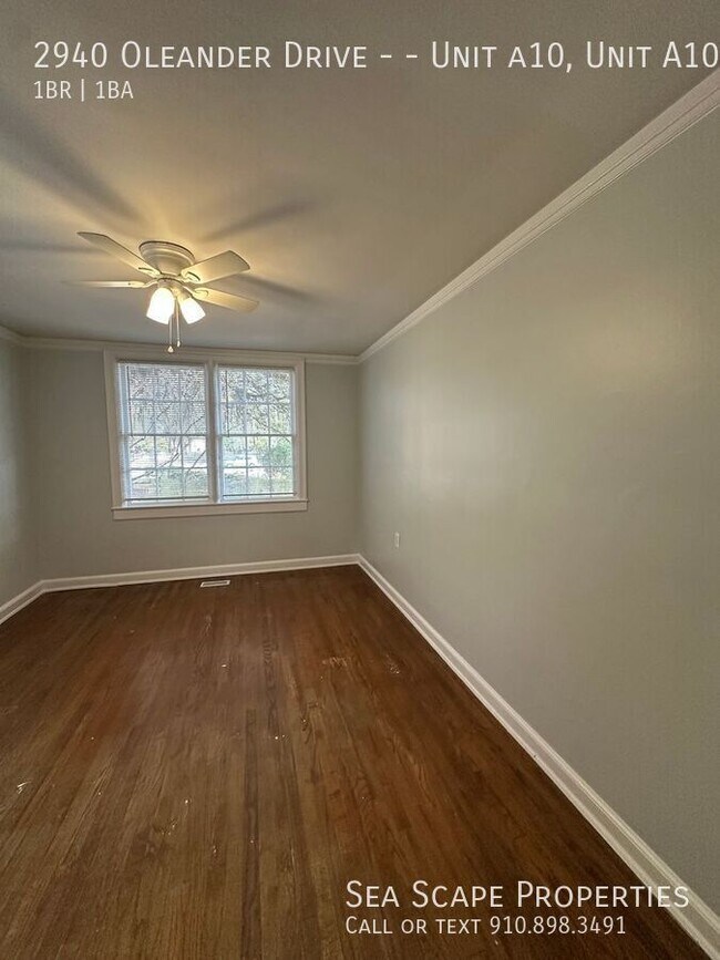 Building Photo - 2940 Oleander Dr