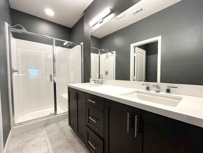 Building Photo - 3 bed, 2.5 bath located in Rancho Cucamonga!