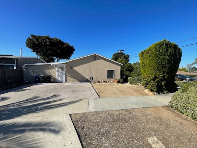 Building Photo - Gorgeous, fully remodeled house