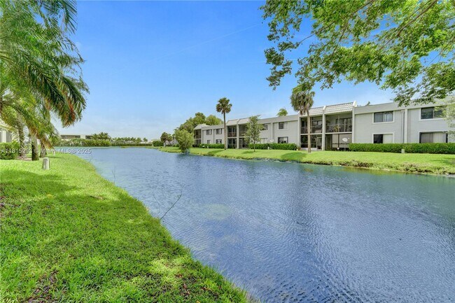 Building Photo - 16607 Hemingway Dr