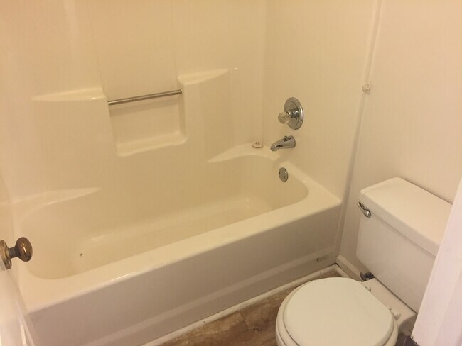 Building Photo - Beautiful Condo close to the oceanfront!!