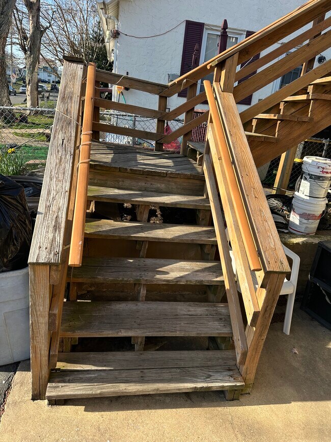 Building Photo - 3826 W 9th St