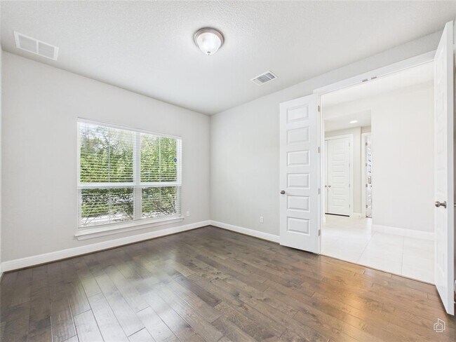 Building Photo - 111 Tabago Ct