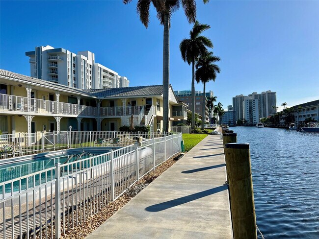 Building Photo - 2840 NE 33rd Ct