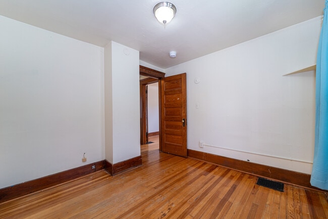 Building Photo - 117 Adams St