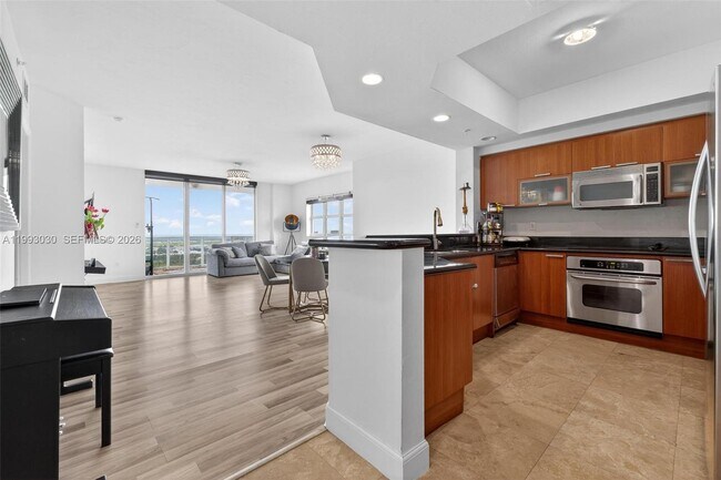 Building Photo - 15051 Royal Oaks Ln