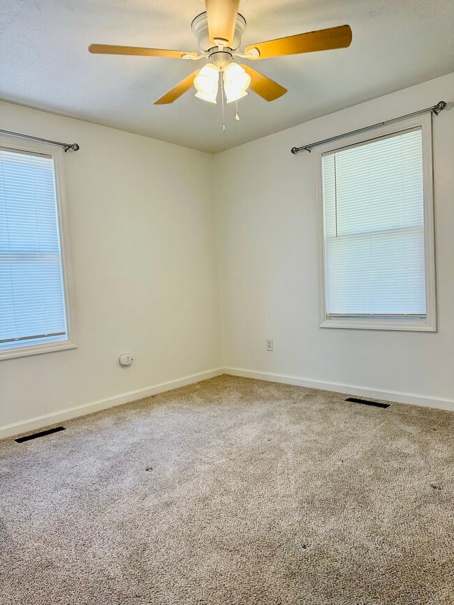 Building Photo - 808 Hibner Ave