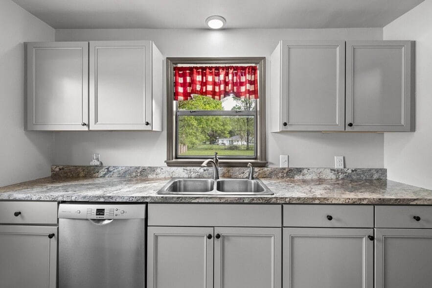 Building Photo - 2228 W Wedington Dr