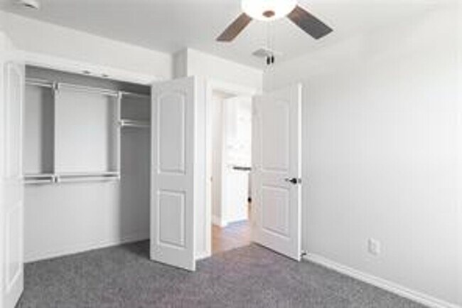 Building Photo - Brand New! 4 bedroom 3 bath home in Edmond...