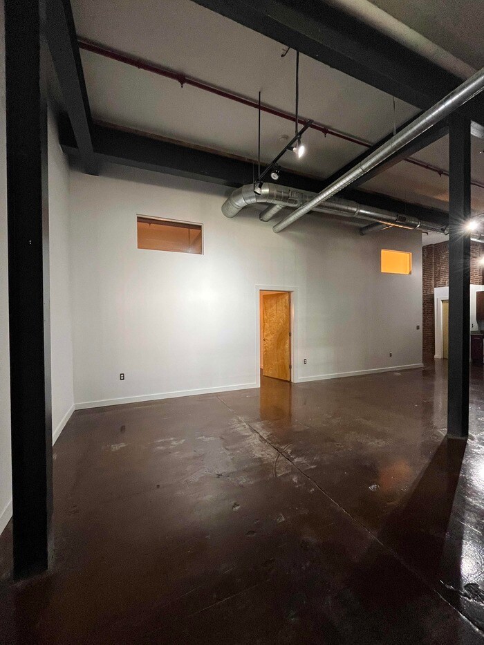 Building Photo - 1350 Rosa L Parks Blvd