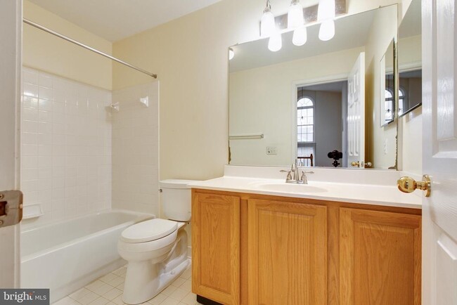 Building Photo - 8627 Trail View Dr
