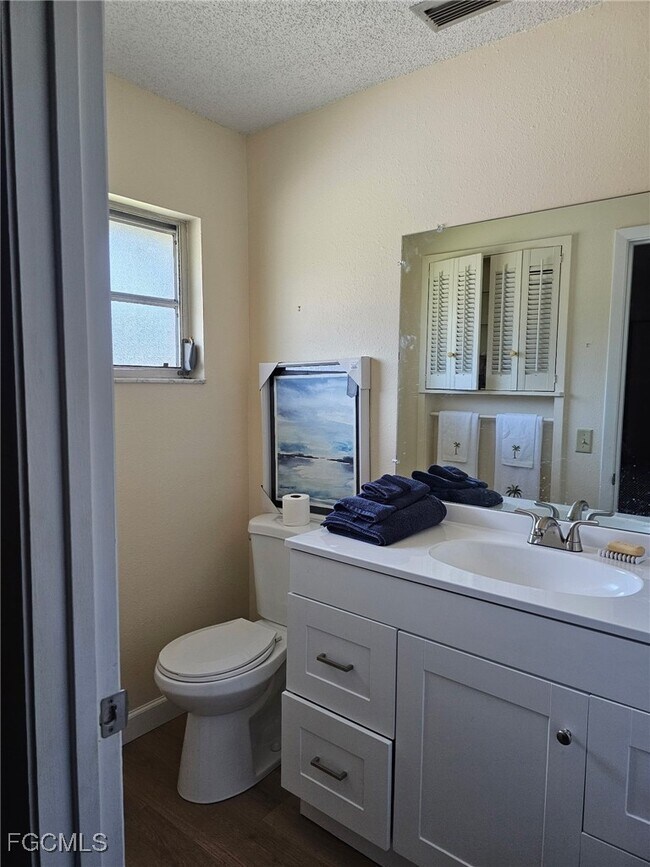 Building Photo - 1500 Popham Dr