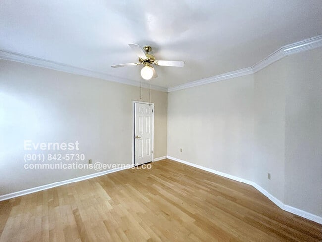 Building Photo - 104 Island Pl