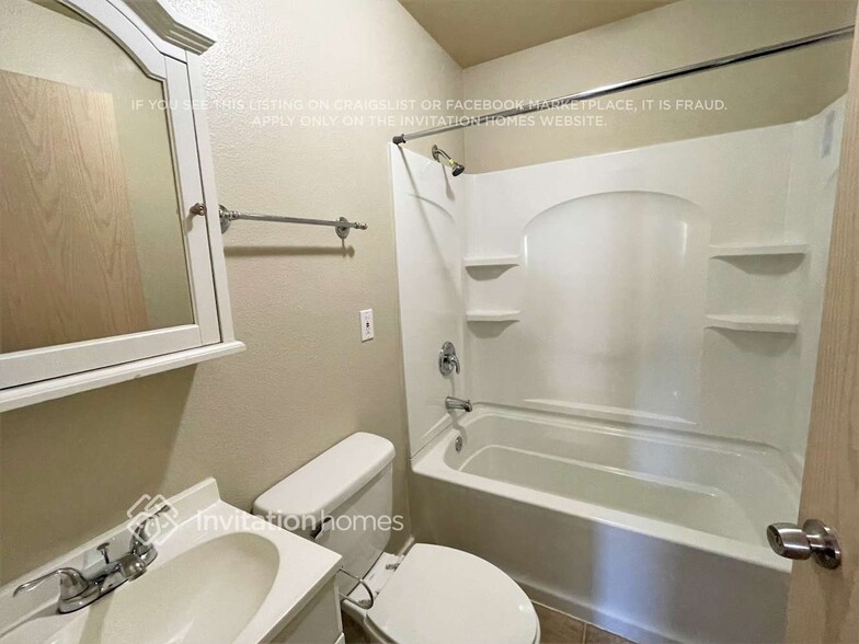 Building Photo - 20514 La Paloma Dr E