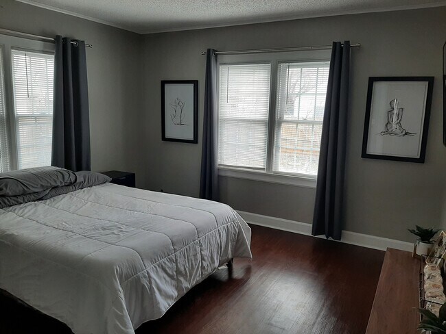 Building Photo - 105 S Orchard St