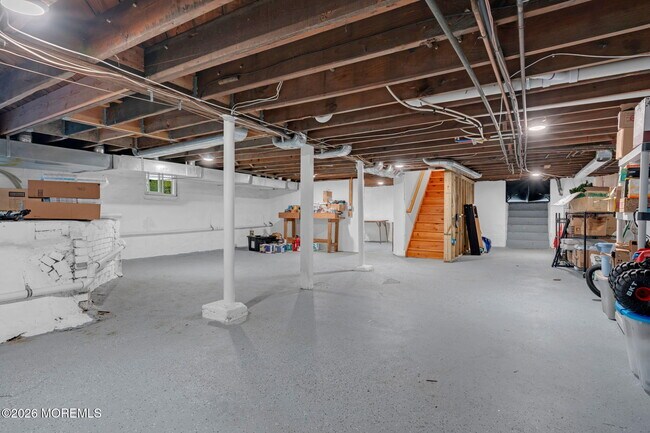 Building Photo - 115 Grassmere Avenue