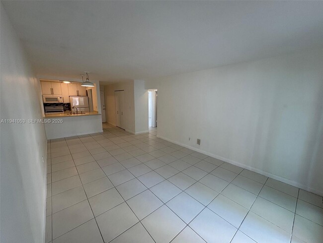 Building Photo - 505 NE 30th St