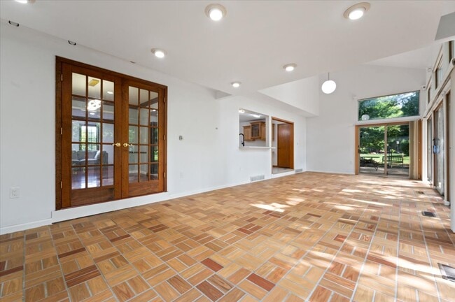 Building Photo - 2196 Willow Leaf Dr