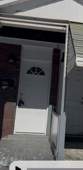 Building Photo - 1238 Church Ave