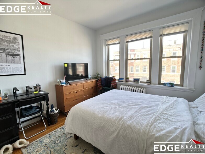 Building Photo - 120 Brainerd Rd