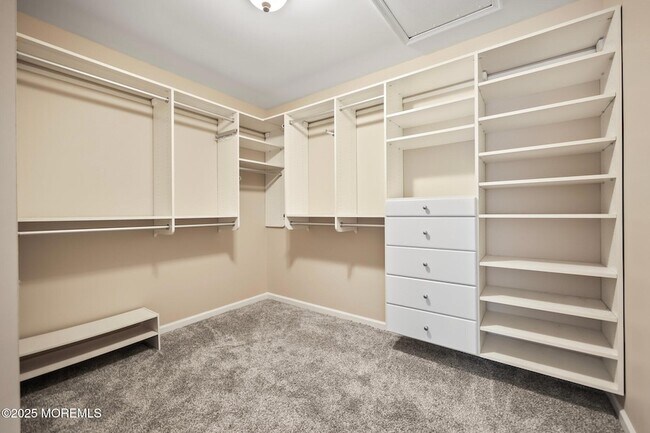 Building Photo - 18 Smock Ct