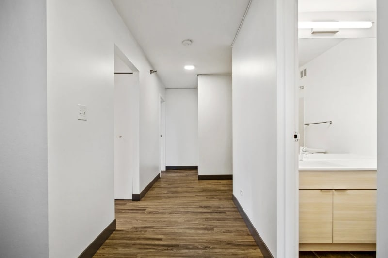 Building Photo - 463 E Ohio St