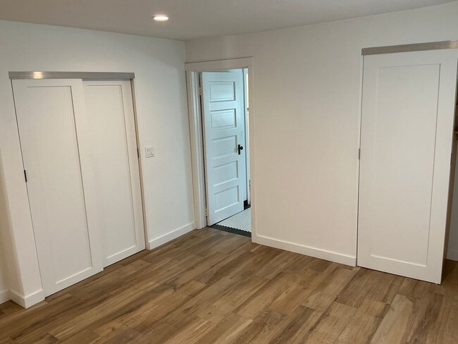 Building Photo - Beautiful 4 Bedroom 2 Bath Home in Old Tow...