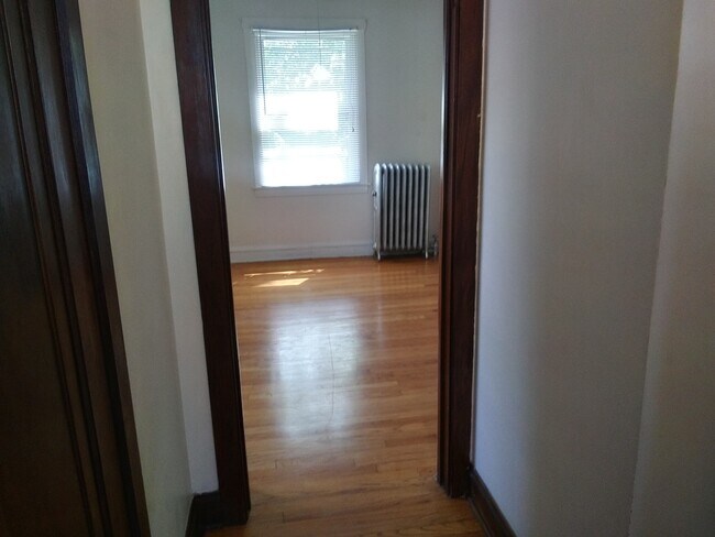 Building Photo - 3044 N Lockwood Ave